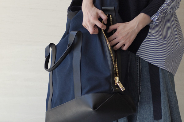 sacai_Big_Canvas_Tote_Bag_2