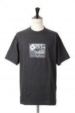 x FRAGMENT DESIGN  T-SHIRT / VINTAGE BLACK (SQ-22SS-ST-02)