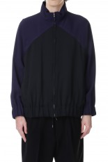 RAGLAN SLEEVE BLOUSON WITH STAND COLLAR IN RAYON TRICOTINE(S23J015-DWT)
