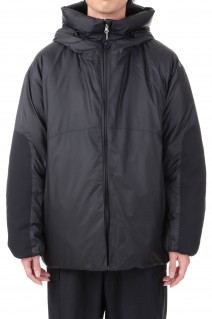 ORGANIZED HOODED PUFF BLOUSON / PE.ECO RIPSTOP / SORONA DUPONT - BLACK (SW-JU0101)