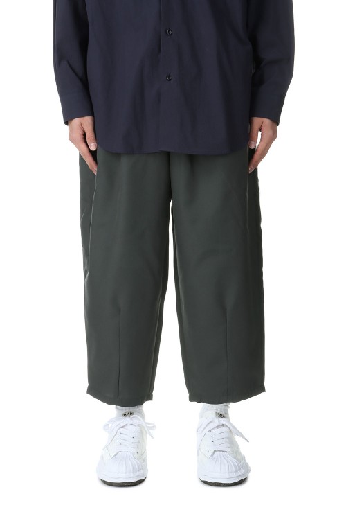 パンツ is-ness GABARDINE ONE TUCK PANTS is-ness GABARDINE ONE TUCK PANTS - メルカリ