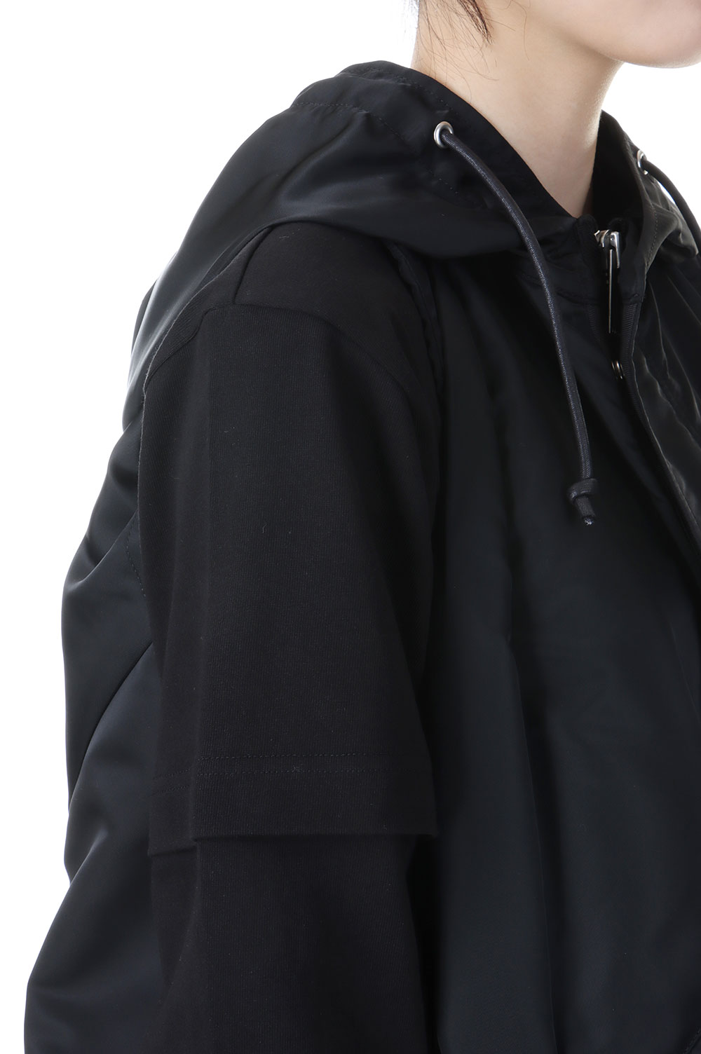 ダウンベスト sacai SS25 NYLON TWILL HOODIE VEST (25 07677 001) Nylon Twill Hoodie Vest | sacai Official Store サカイ