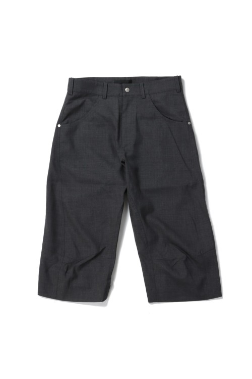 KNEE DARTED FLARE SHORTS - GREY (SS25-TRS-105-01) | セレクト