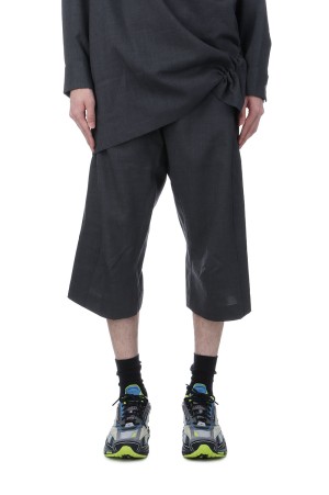 KNEE DARTED FLARE SHORTS - GREY (SS25-TRS-105-01)