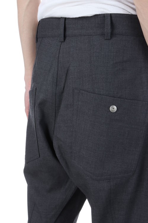 KNEE DARTED FLARE SHORTS - GREY (SS25-TRS-105-01) | セレクト