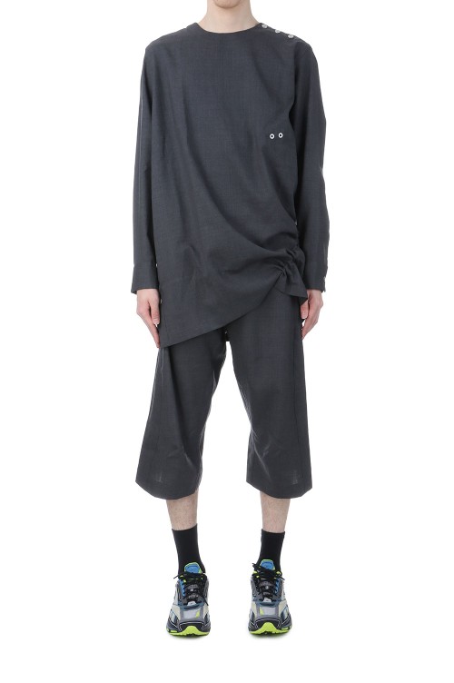 KNEE DARTED FLARE SHORTS - GREY (SS25-TRS-105-01) | セレクト