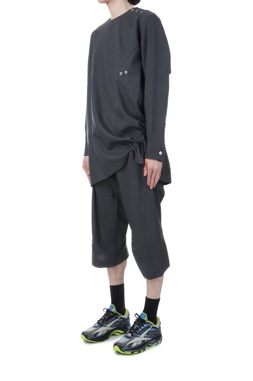 KNEE DARTED FLARE SHORTS - GREY (SS25-TRS-105-01) | セレクト