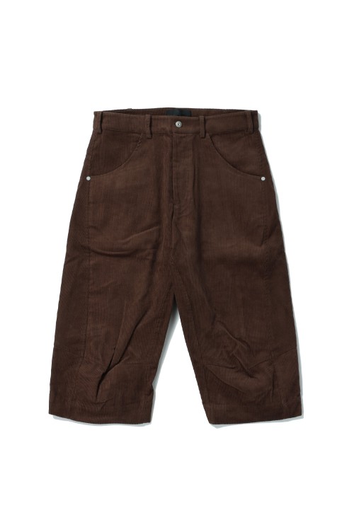 KNEE DARTED FLARE SHORTS - DARK BROWN (SS25-TRS-105-03) | セレクト
