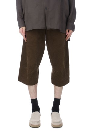 KNEE DARTED FLARE SHORTS - DARK BROWN (SS25-TRS-105-03)