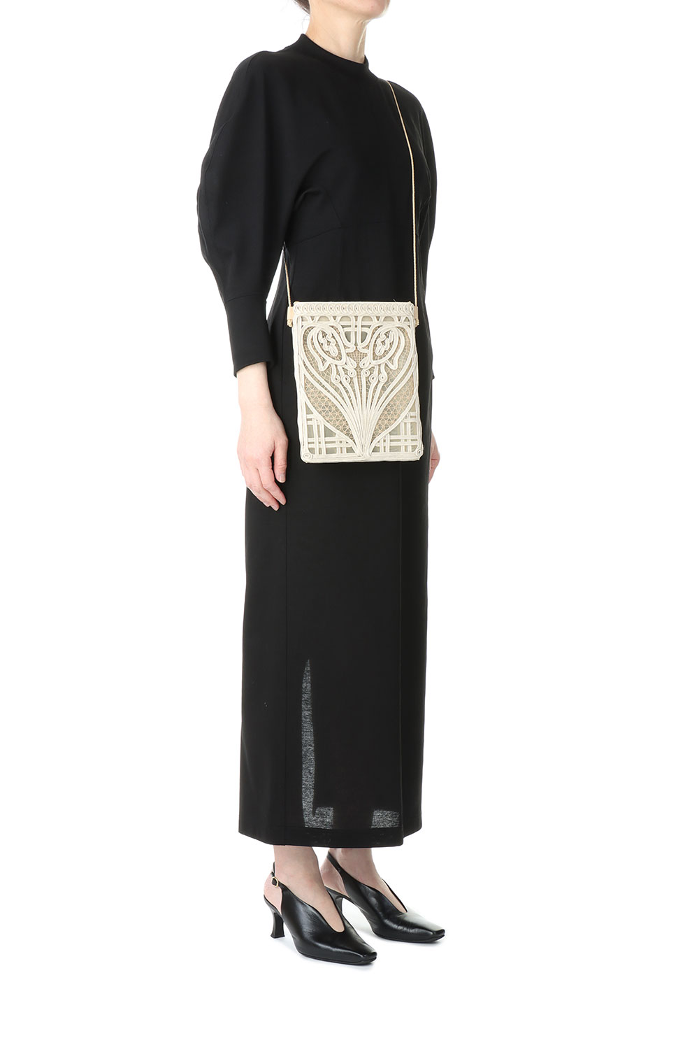 【Mame Kurogouchi】CordingEmbroideryPouch With Leather Strap Mame Kurogouchi：Cording Embroidery Pouch With Leather Strap