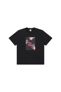 FRONT ROW GEM PHOTO TEE/ BLACK (BEPSS25TE53)