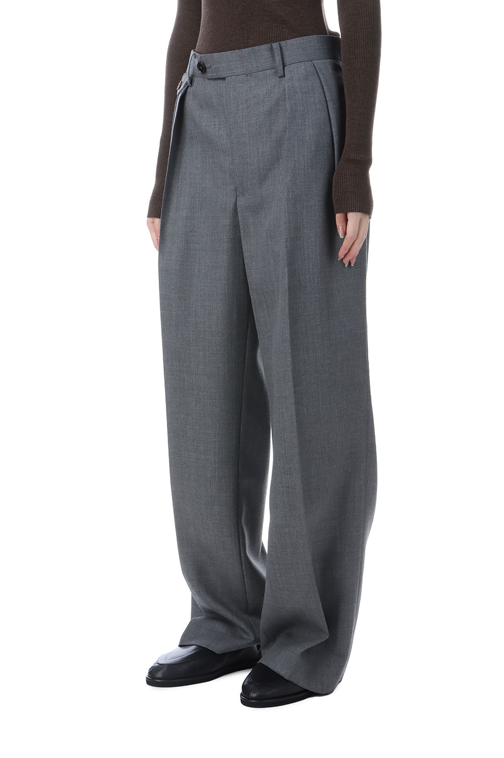 BLUEFACED WOOL TWO-TUCK SLACKS - GRAY STRIPE (A25AP05BS