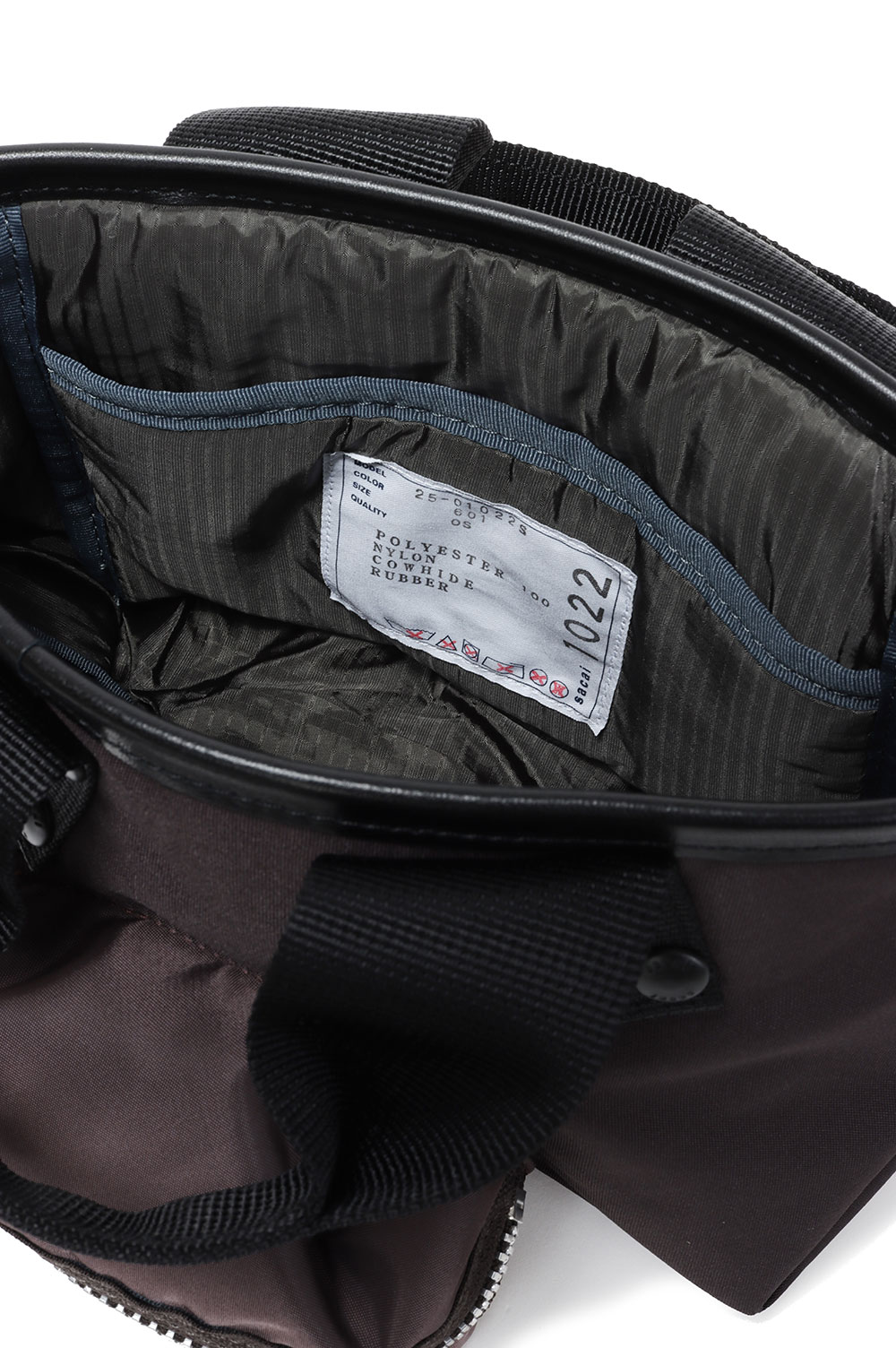 SACAI♡ Pocket Tote Bag Small - BROWN 601 Pocket Tote Bag Small - BROWN 601 (25-01022S) | セレクト