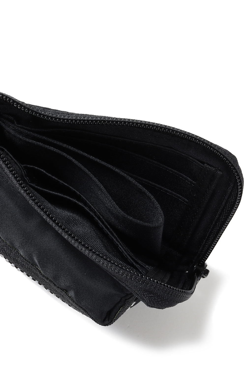 SACAI♡ Pocket Fragment Case - BLACK 001 25-01025S-001_V1_c0763d82-eb03