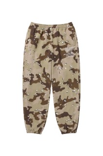 STENCIL LOGO EMBROIDERED SWEAT PANTS - DESERT CAMO (BEPFW25PA09)