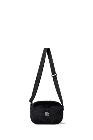 OG LABEL FAUX FUR SHOULDER BAG - BLACK (BEPFW25AC65)