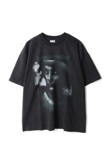 SIREN, tee / VINTAGE BLACK