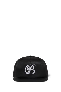B EMBLEM SATIN CAP - BLACK (BEPSS26AC25)