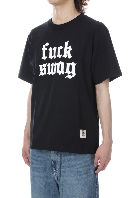 お*し様 ブラックアイパッチ　fuck swag ロゴ Tシャツ ホワイト　BL FUCK SWAG TEE - BLACK (BEPSS26TE28) | セレクトショップ