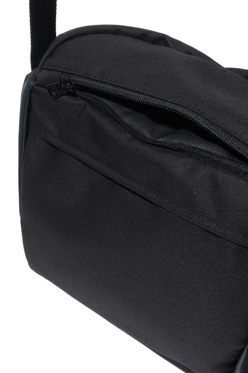 Utility Shoulder Bag - BLACK 001 (26-01162S) | セレクトショップ 