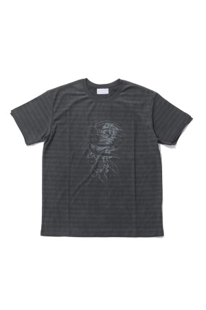 SAN SAN X YUMINHA STORM T-SHIRT - CHARCOAL (SG26FWTOTS501)